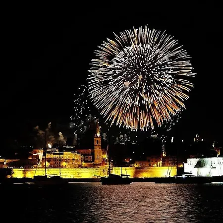 Enjoy And Relax At The Blu House *